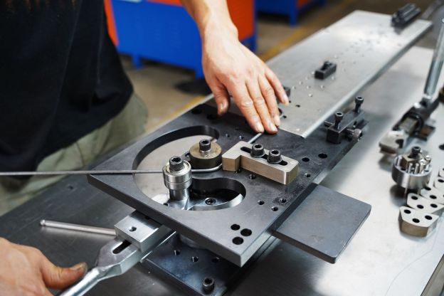 manual multifunction bender