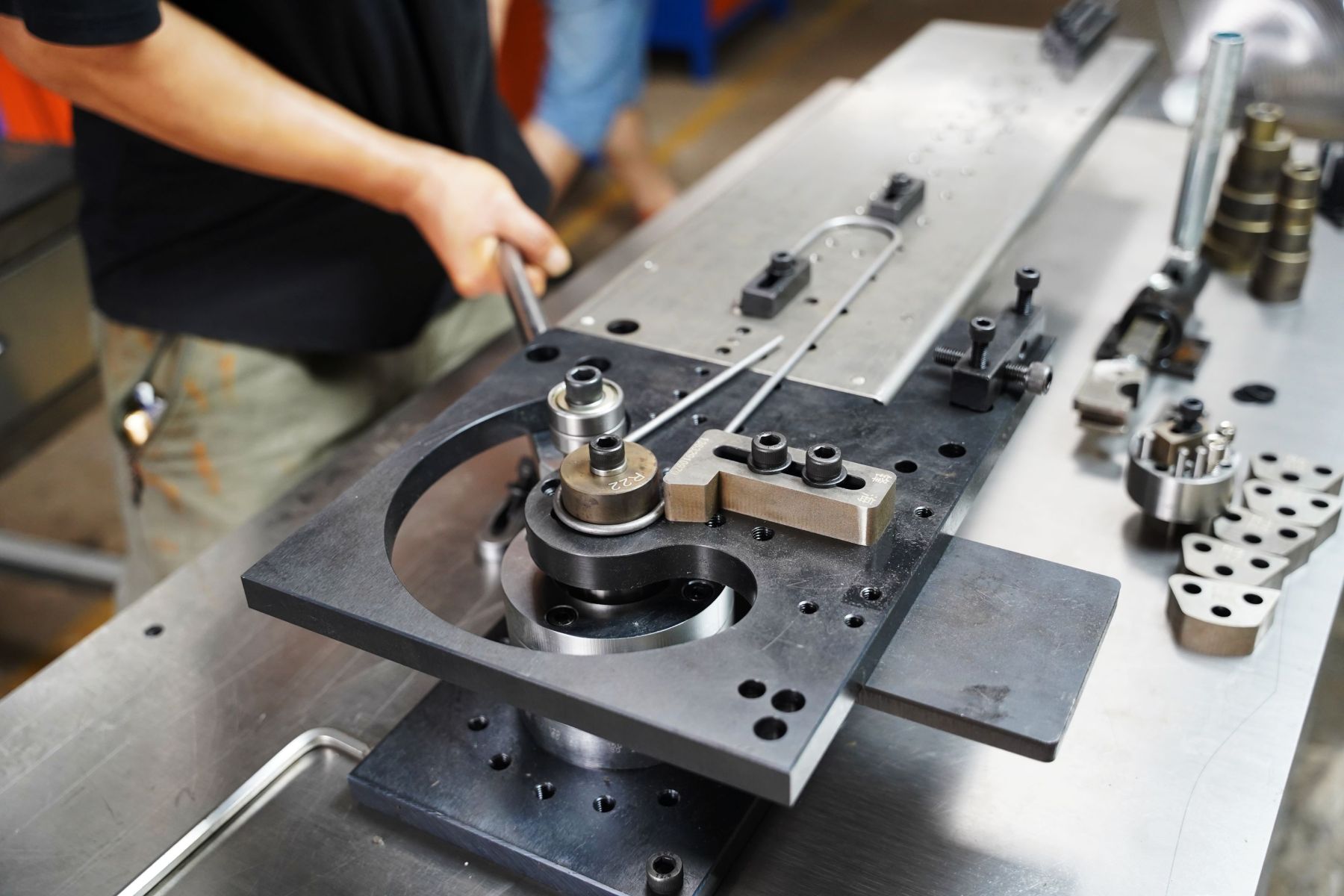 manual multifunction bender