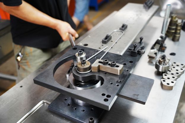 manual multifunction bender