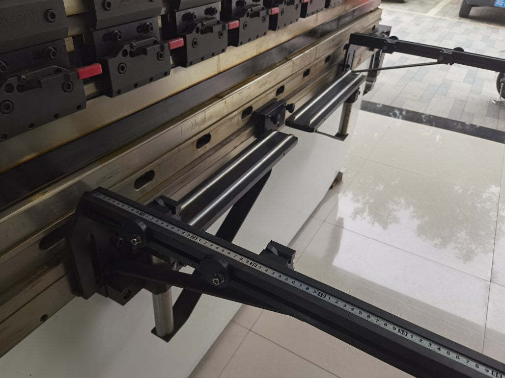 Press brake front position guage