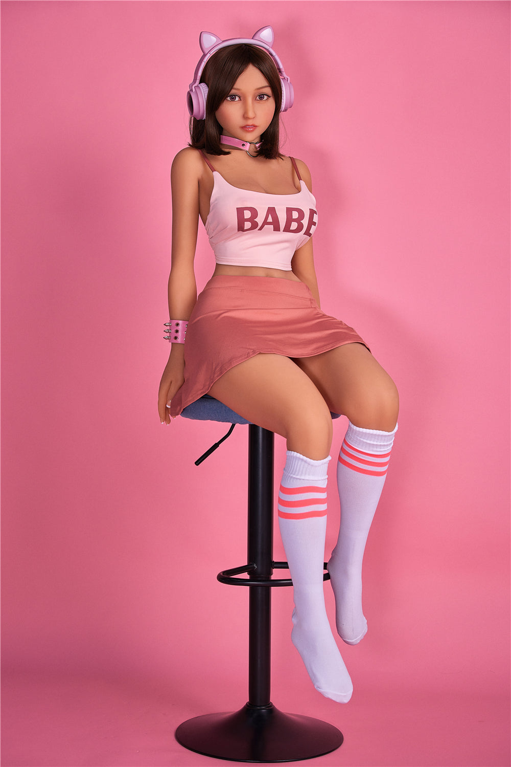 5ft Emily sex doll, pink outfit, headphones, babe tank top