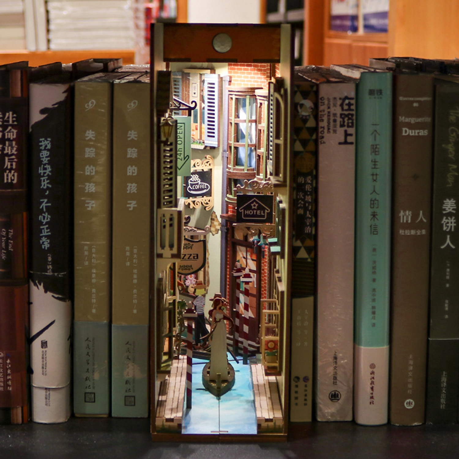 Travel in Venice DIY Book Nook Kit-Book Nook World