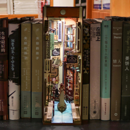 Travel in Venice DIY Book Nook Kit-Book Nook World