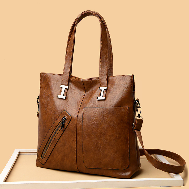2023 New Large-capacity Slung Middle-aged Ladies Casual Soft Leather Shoulder Bag