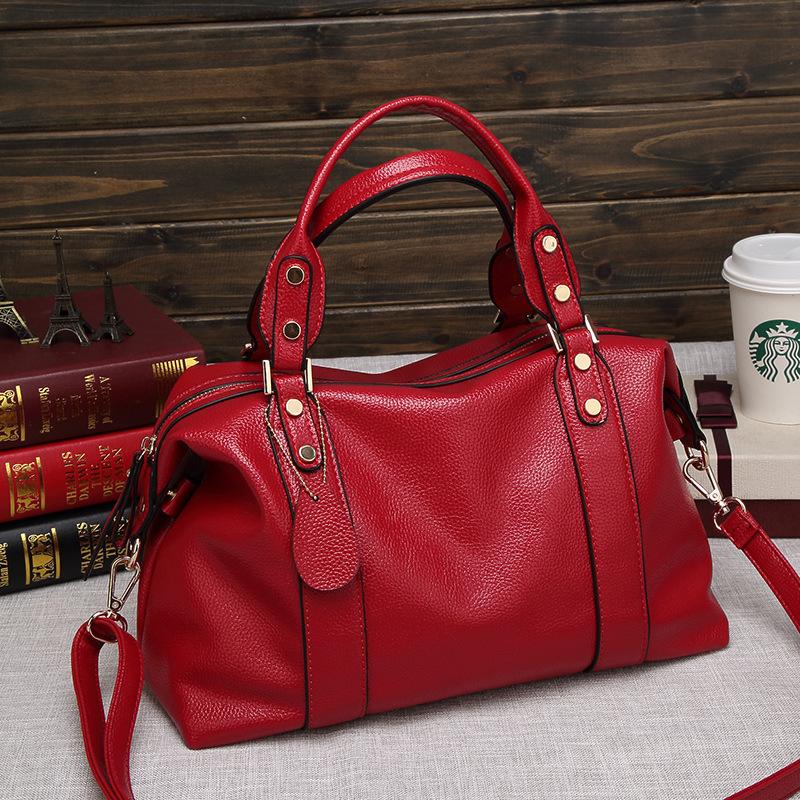 Ladies' fashion trend classic Four Seasons Joker Mommy Goddess Fan advanced  texture shoulder slung baguette bag is suitable for giving gifts, going out  shopping and partying, and using ladies' shoulder bag in