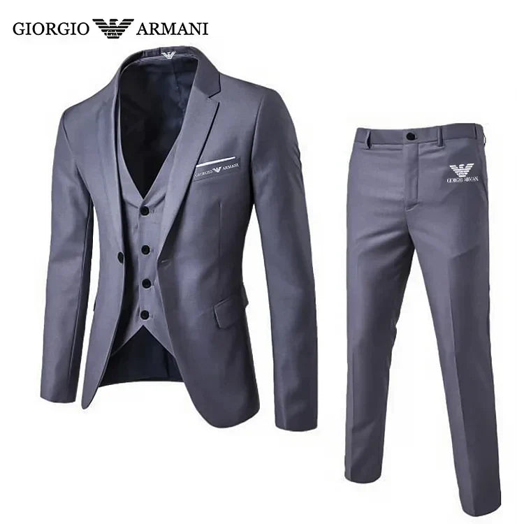 Pánsky trojdielny ručne vyrábaný biznis oblek od popredného talianskeho návrhára ARMANI®.