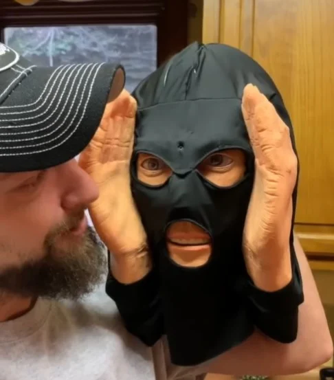 49% OFF🔥Scary Peeper Creeper-Festivesl