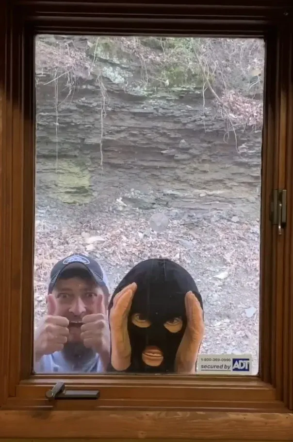 49% OFF🔥Scary Peeper Creeper-Festivesl