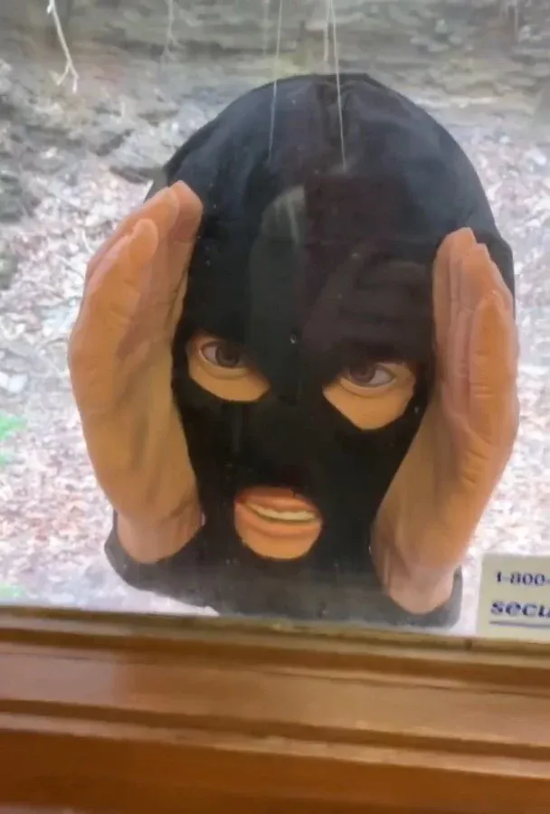 49% OFF🔥Scary Peeper Creeper-Festivesl