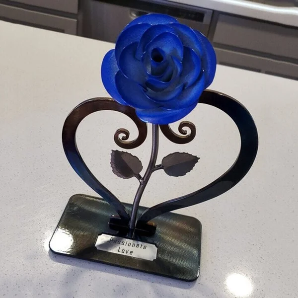 🌹💗Iron Red Metal Rose with Heart-Shaped Stand-Festivesl