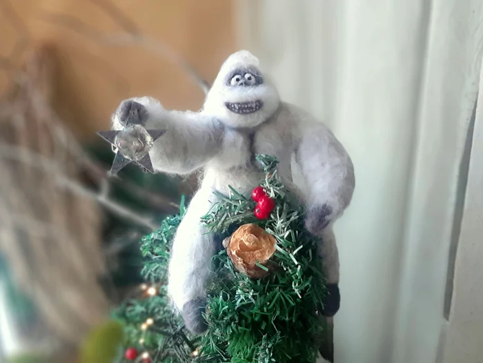 Christmas Tree Topper 🎄Abominable Snowman⛄-Festivesl