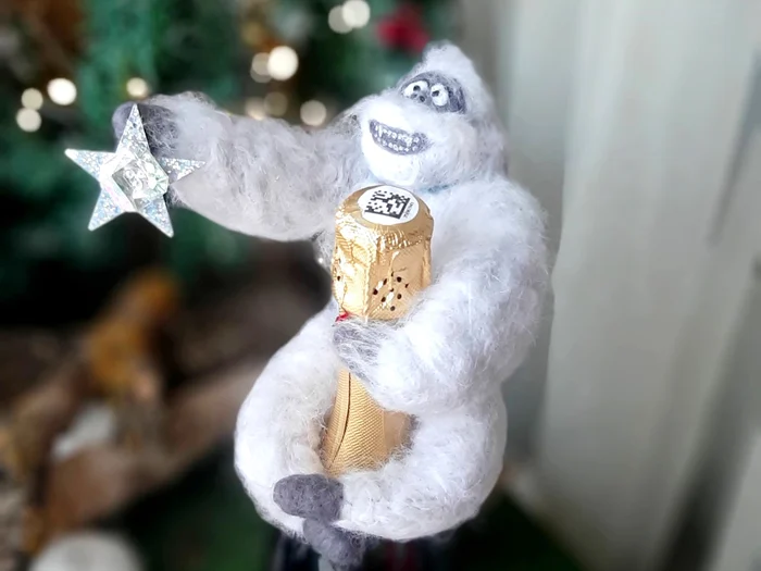 Christmas Tree Topper 🎄Abominable Snowman⛄-Festivesl