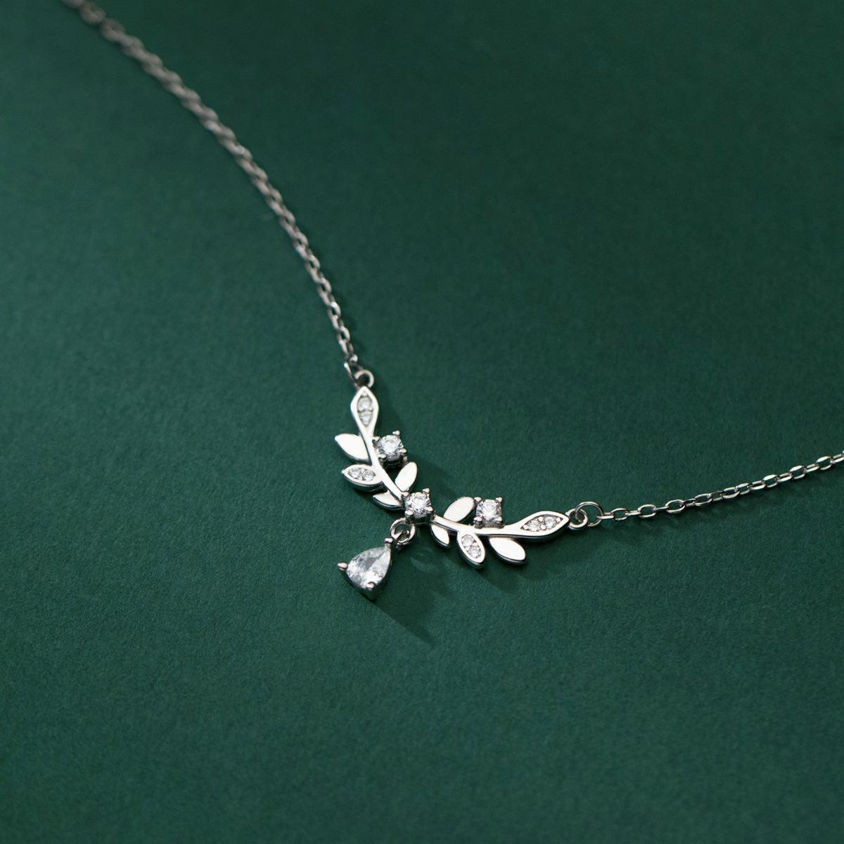 925 Sterling Silver Pendant with Cubic Zirconia