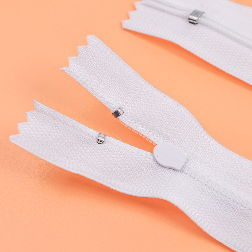 Custom Size White Nylon Zips Auto Lock Zipper-QLQ Zipper