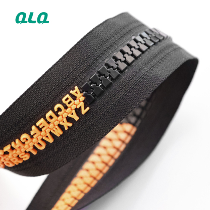 Factory New Style the Letter Design Long POM Plastic Zipper -QLQ Zipper