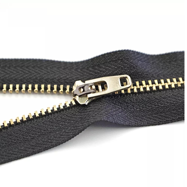 metal zipper with YG slider