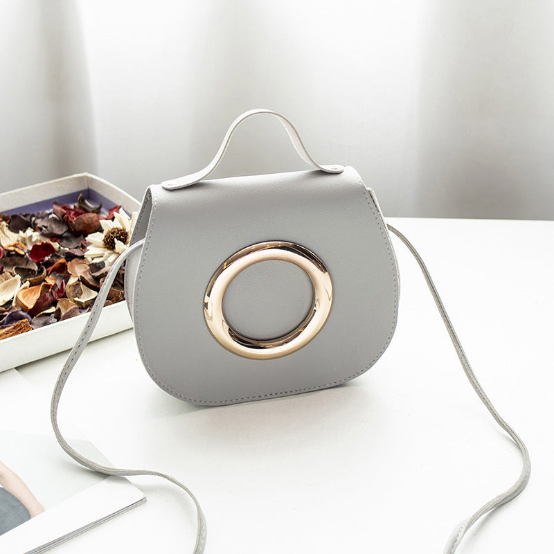 Nowość - mała okrągła torebka na ramię