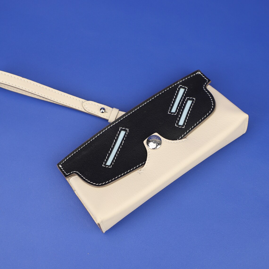 New Design The Glasses case in Mysore goatskin with removable lanyard, In the Loop Wink glasses case