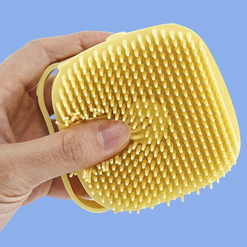 Special silicon brush for showering our pets