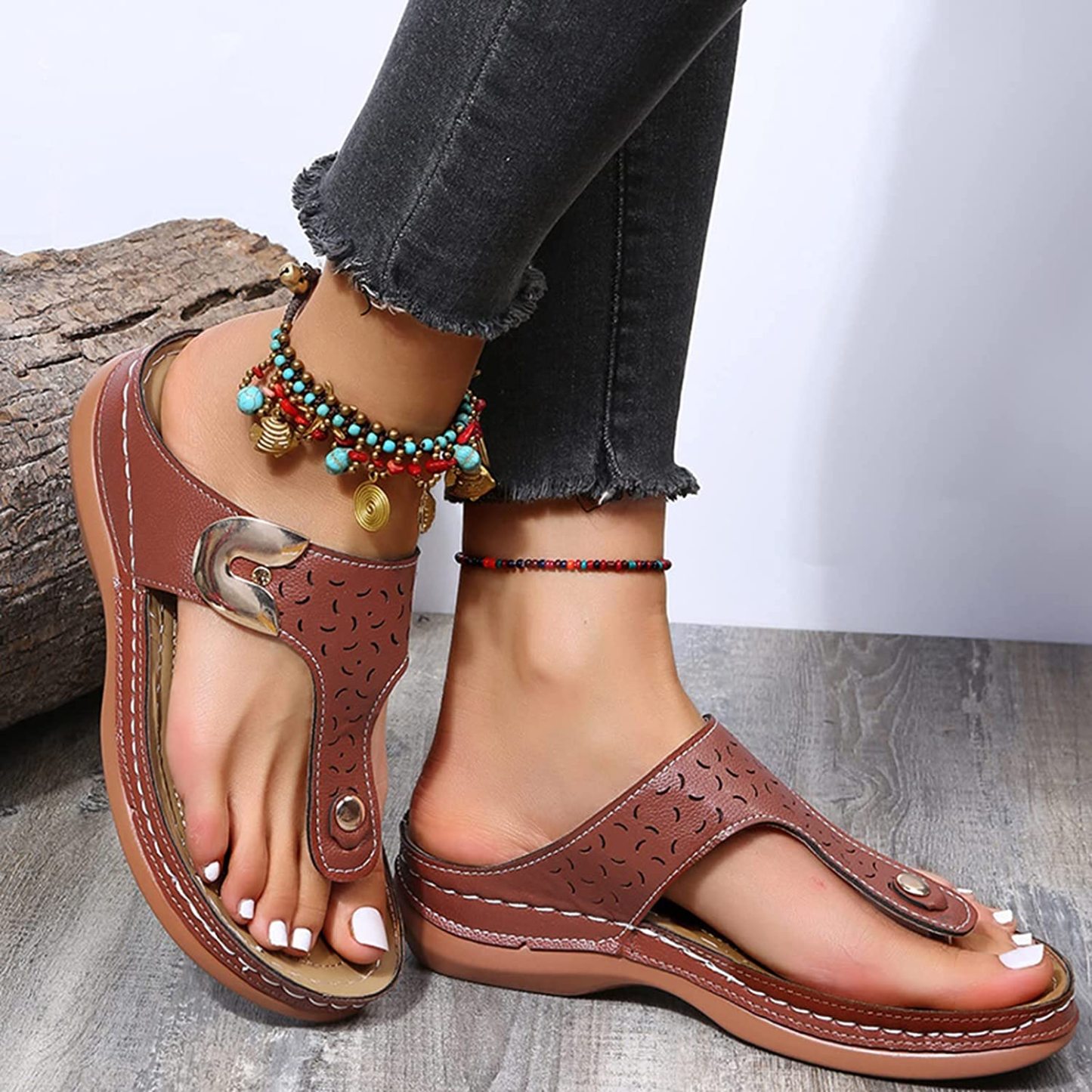 2023 Summer New Women's Metal Decor Feature Pattern Wedge Flip-Flops