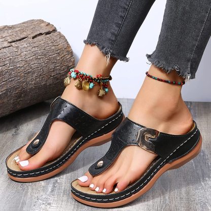 2023 Summer New Women's Metal Decor Feature Pattern Wedge Flip-Flops
