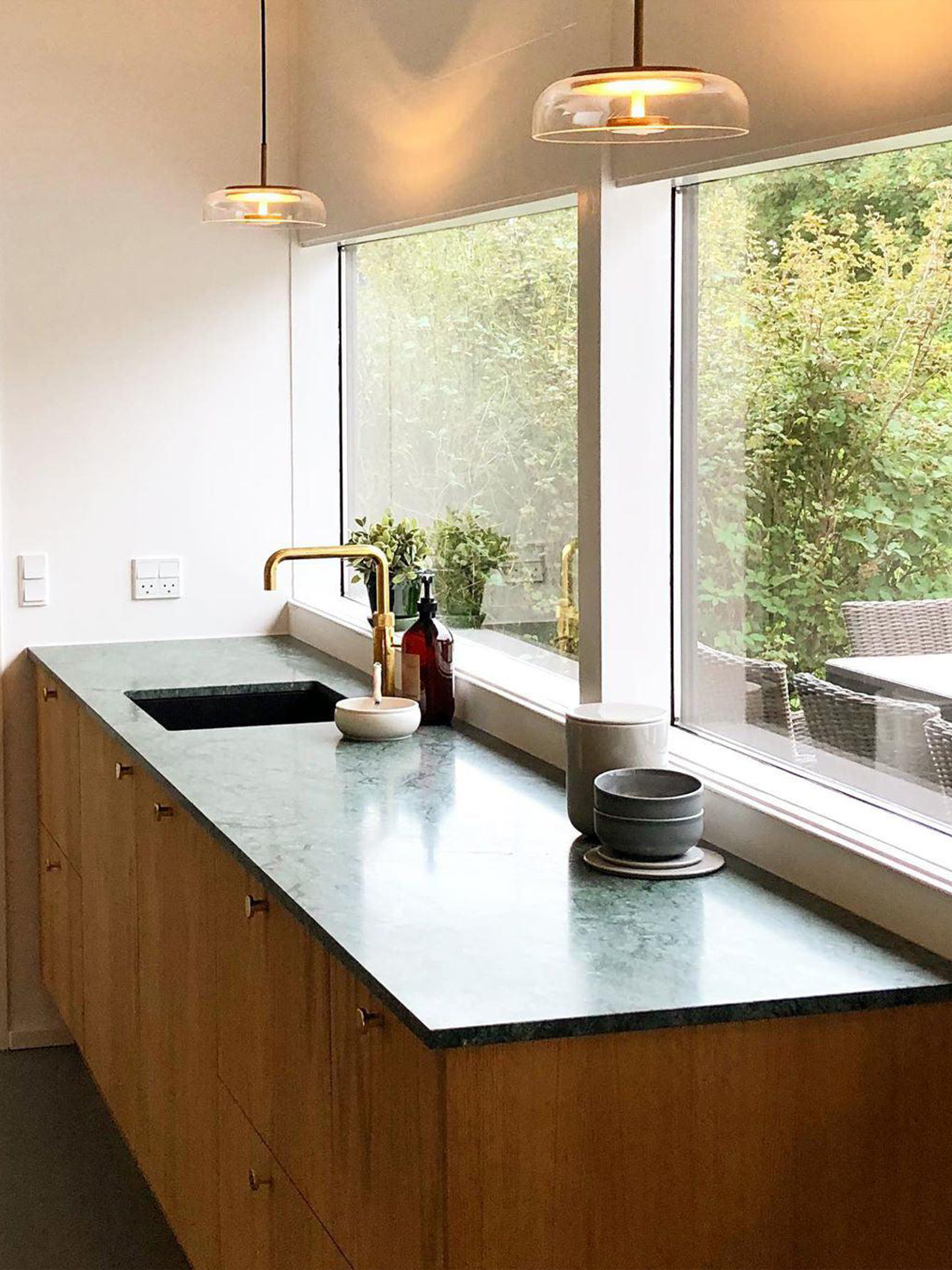 Blossi Pendant Light-elegalight