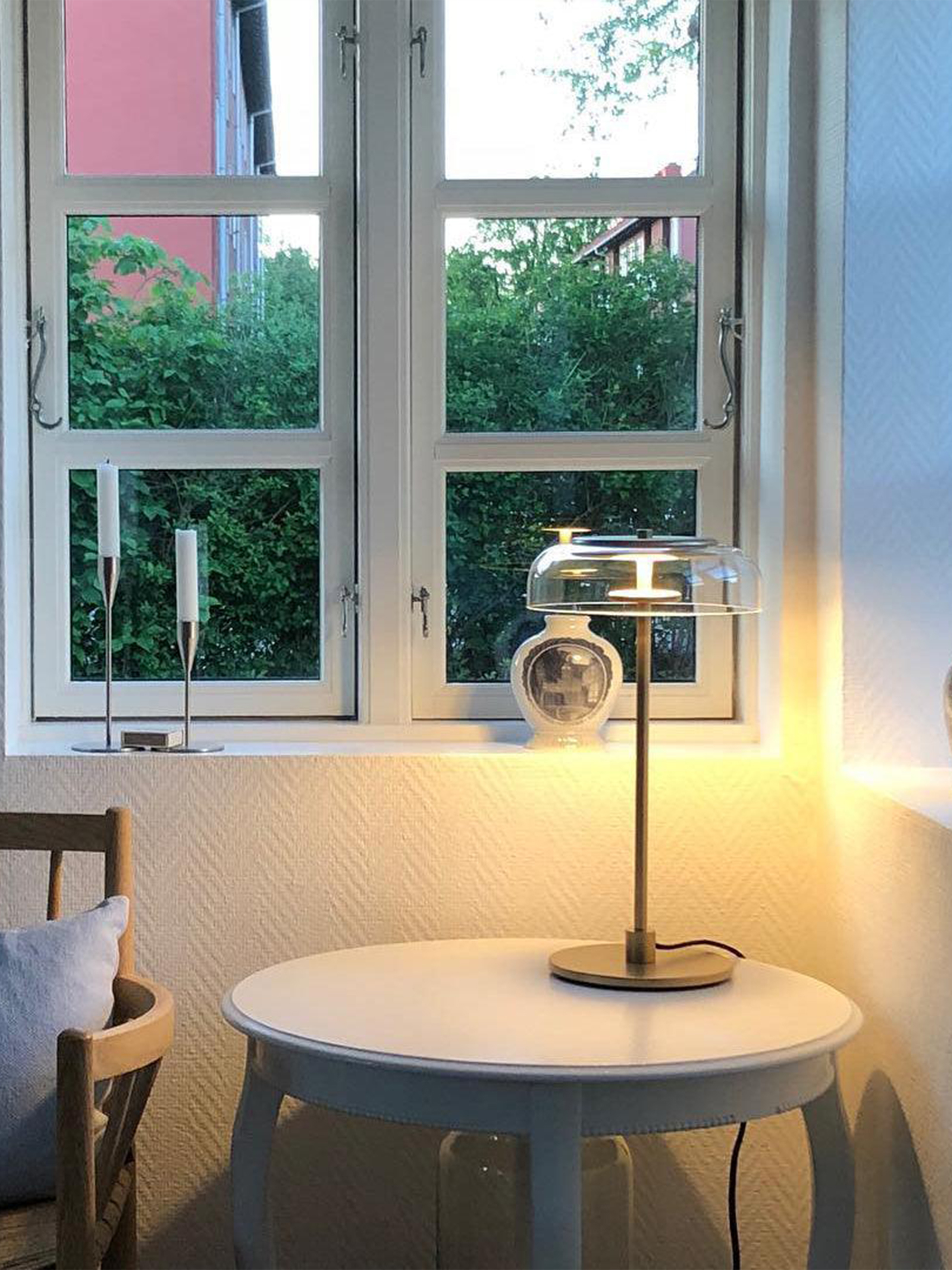 Blossi Table Lamp-elegalight