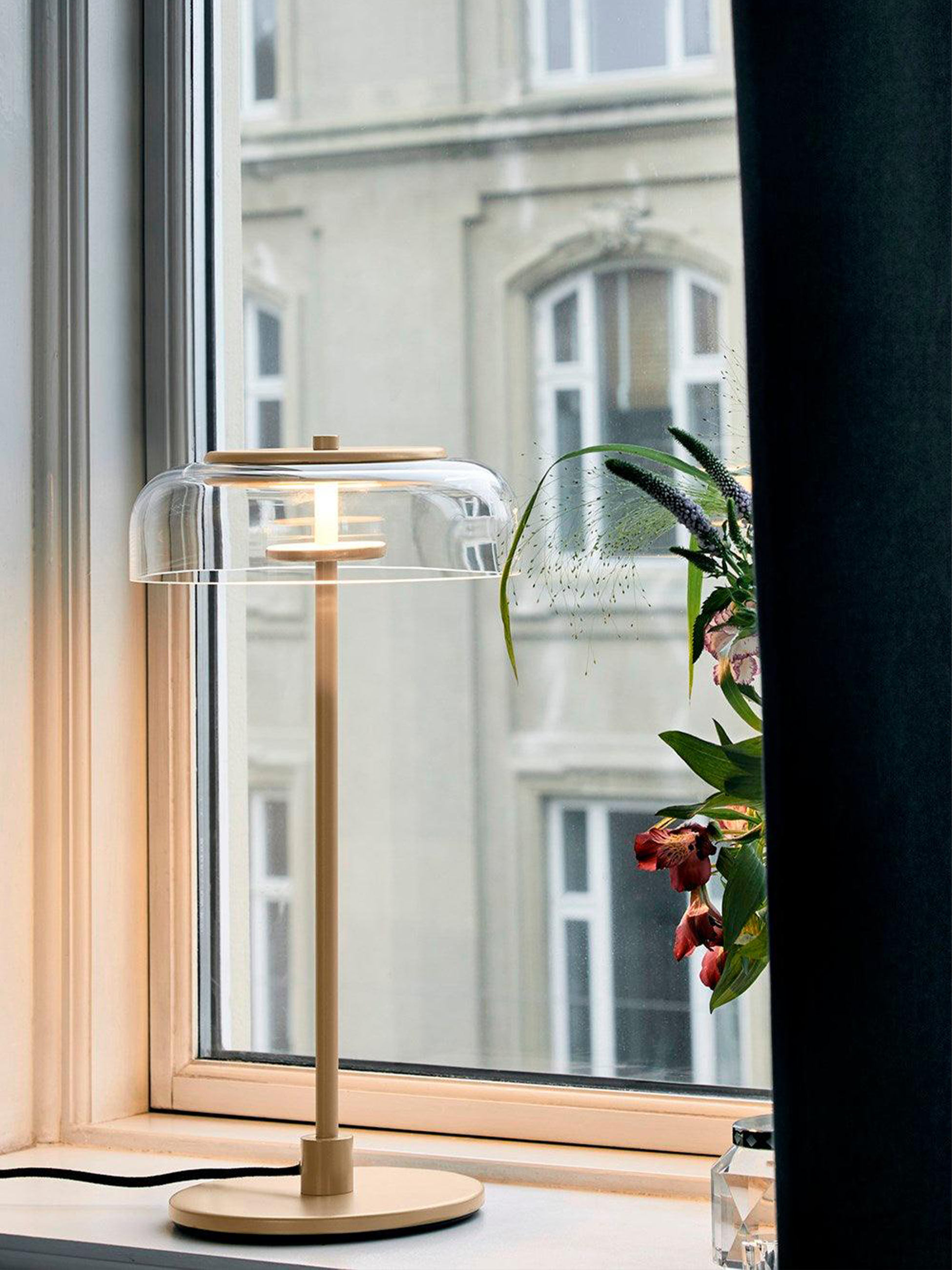 Blossi Table Lamp-elegalight