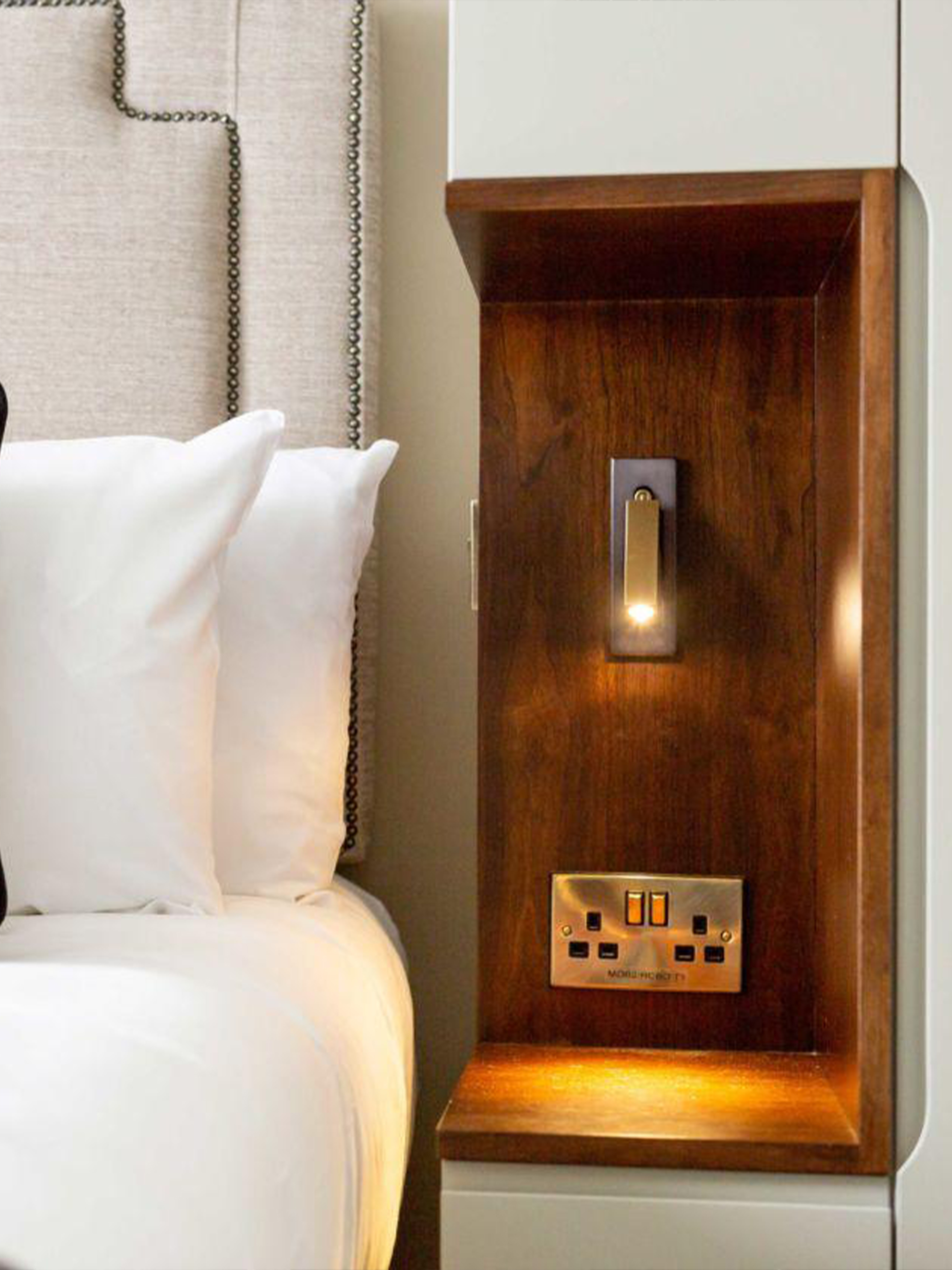 Embedded Bedside Sconce-elegalight