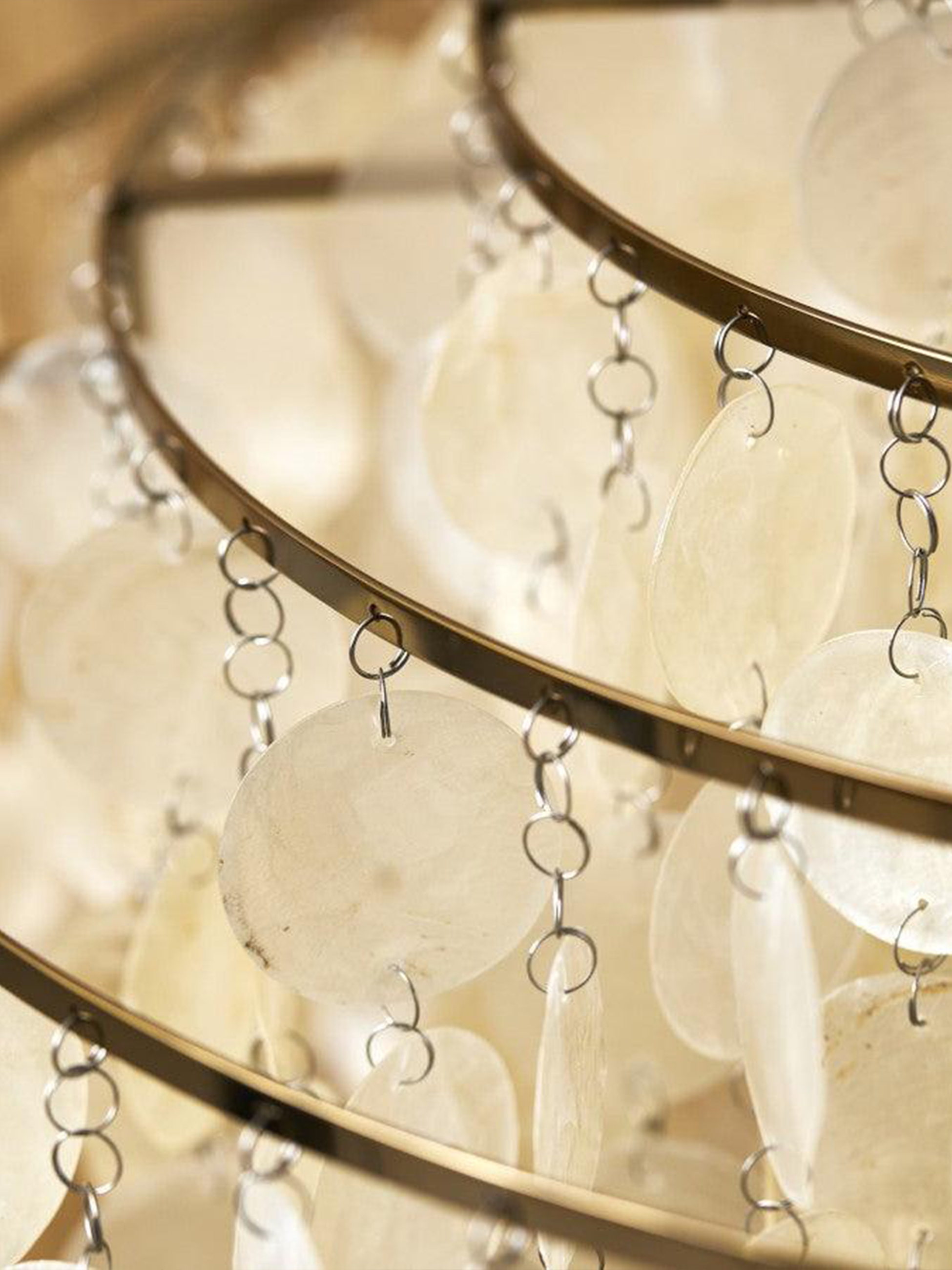 Round Shell Windbell Chandelier-elegalight