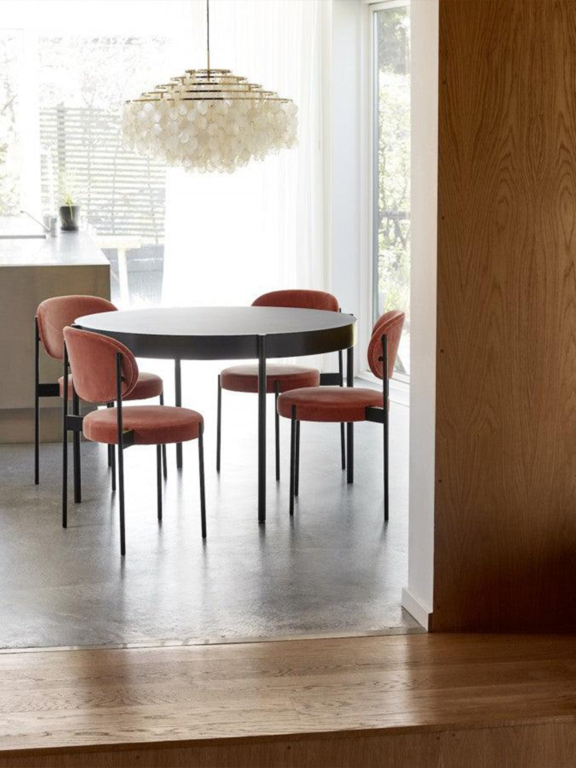 Round Shell Windbell Chandelier-elegalight