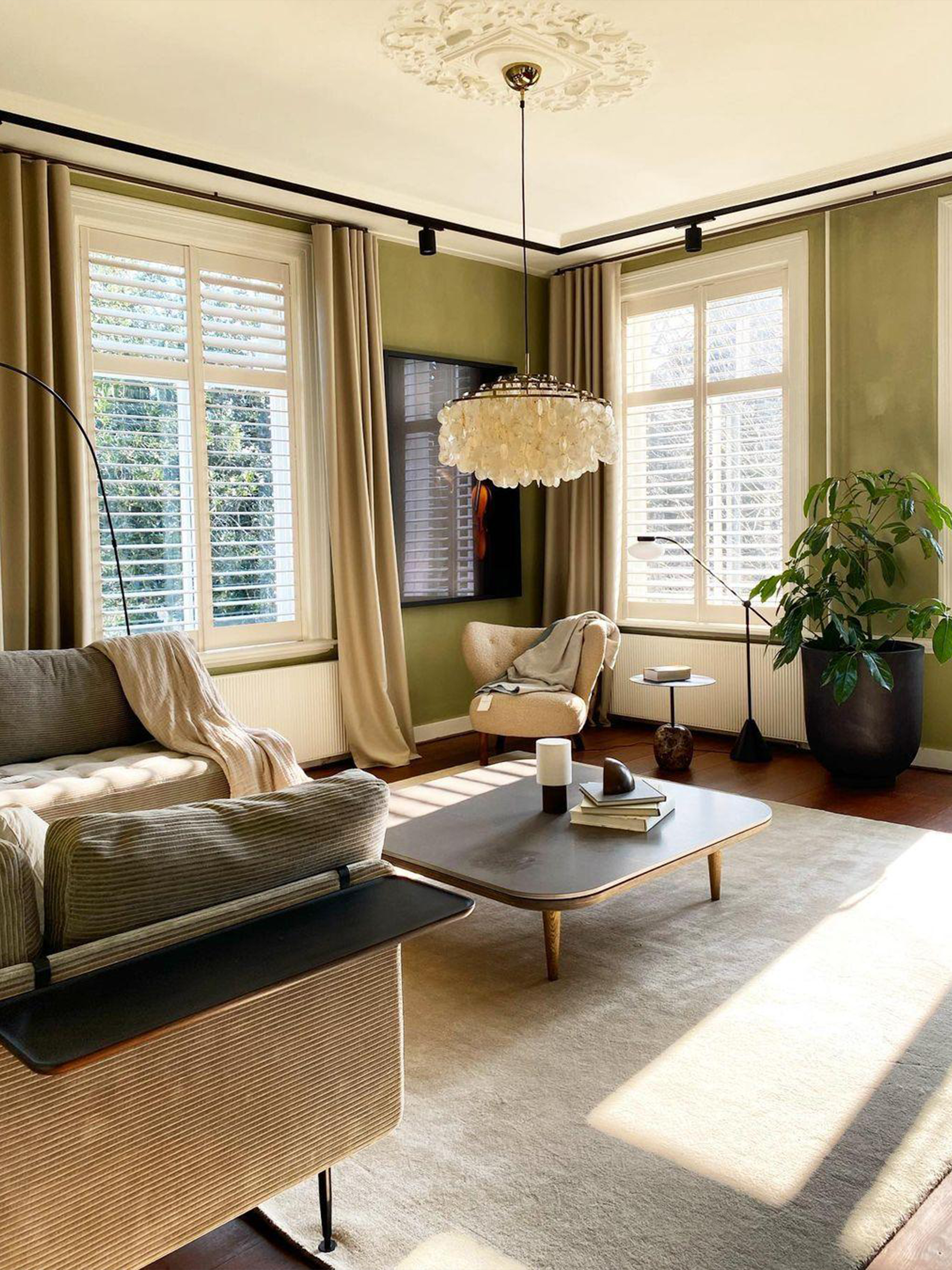 Round Shell Windbell Chandelier-elegalight