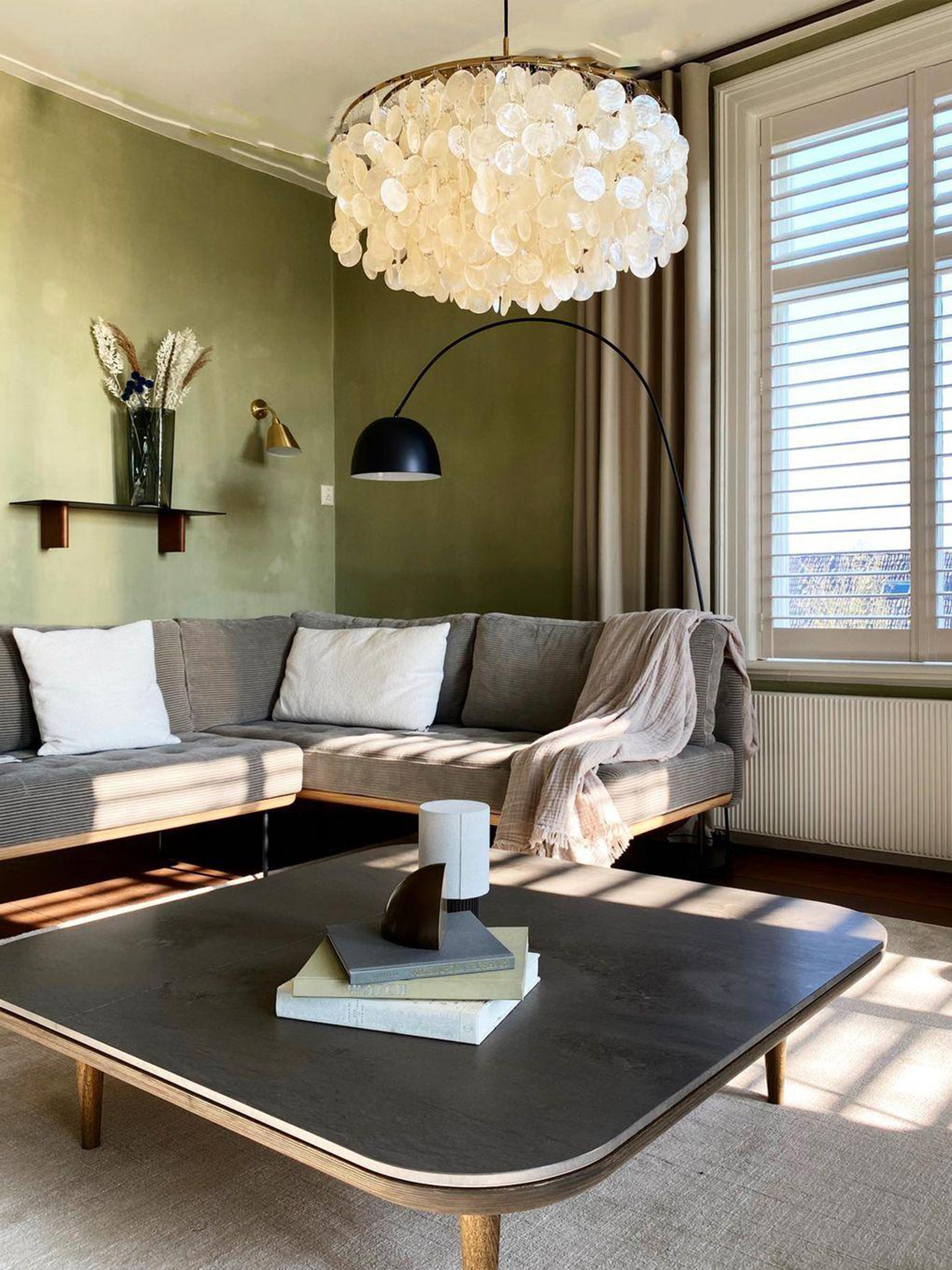 Round Shell Windbell Chandelier-elegalight