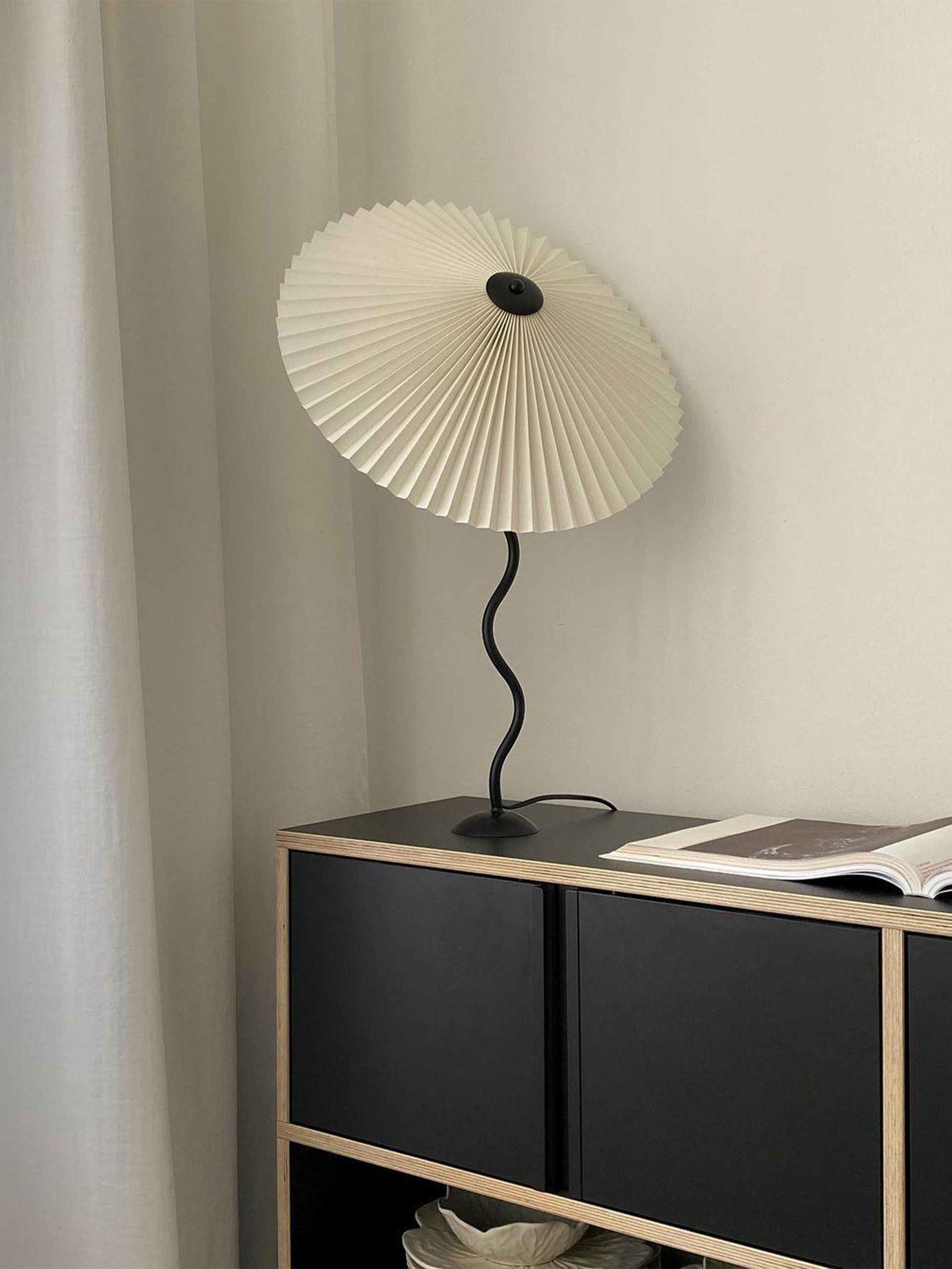 Squiggle Origami Table Lamp-elegalight