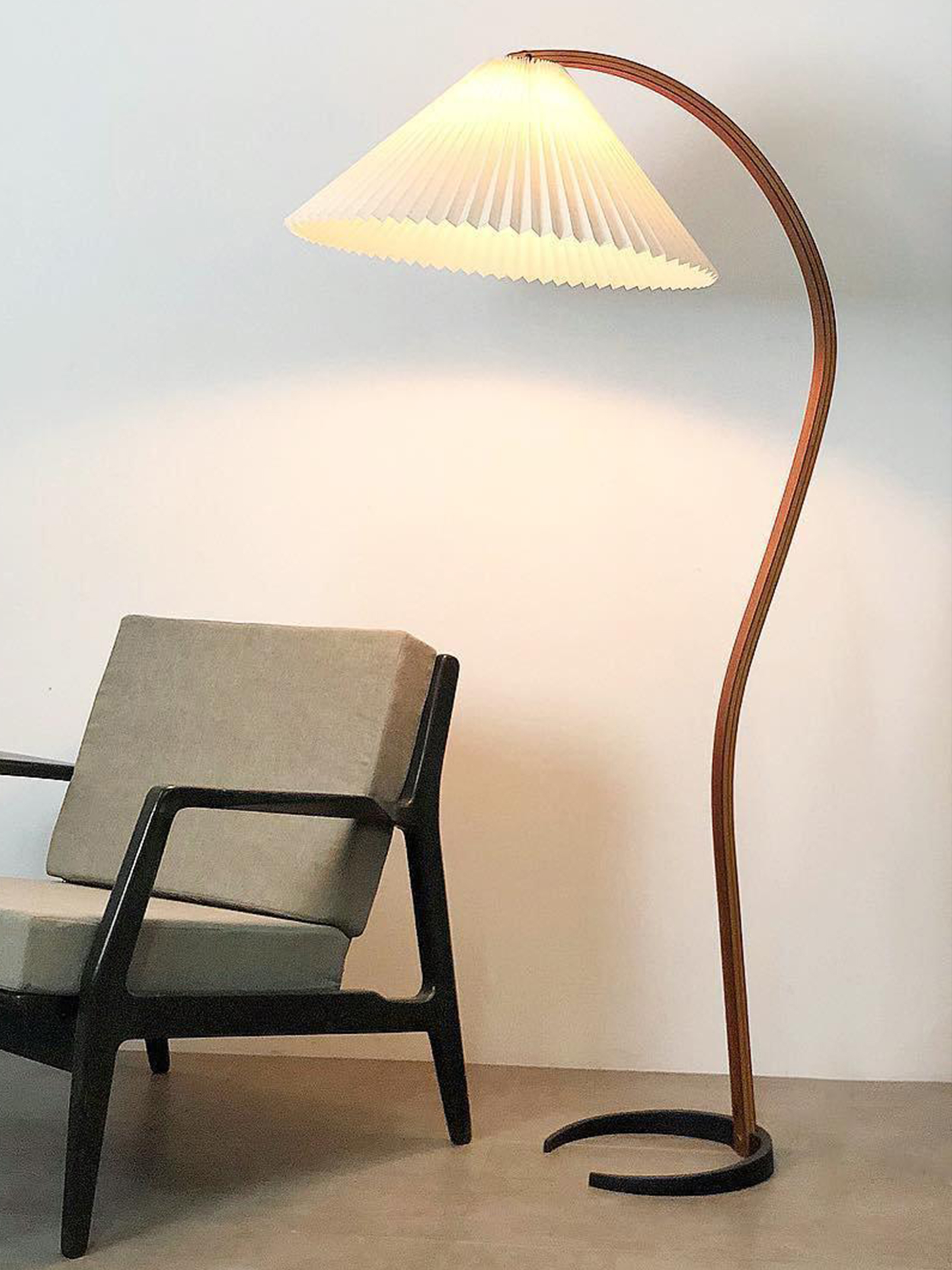 Caprani Timberline Floor Lamp-elegalight