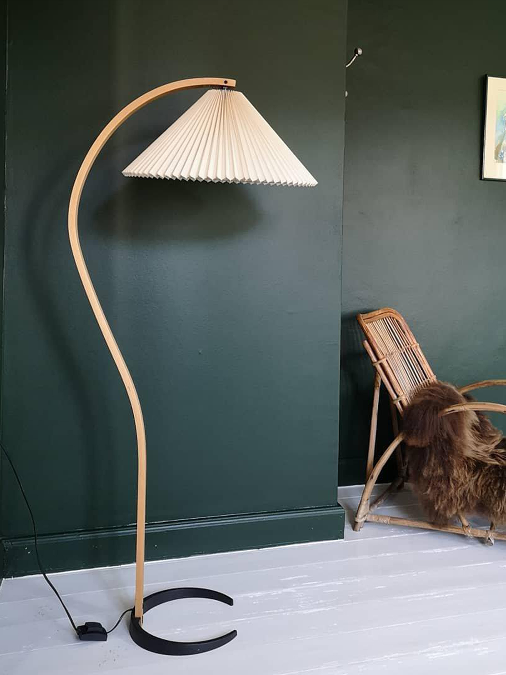 Caprani Timberline Floor Lamp-elegalight