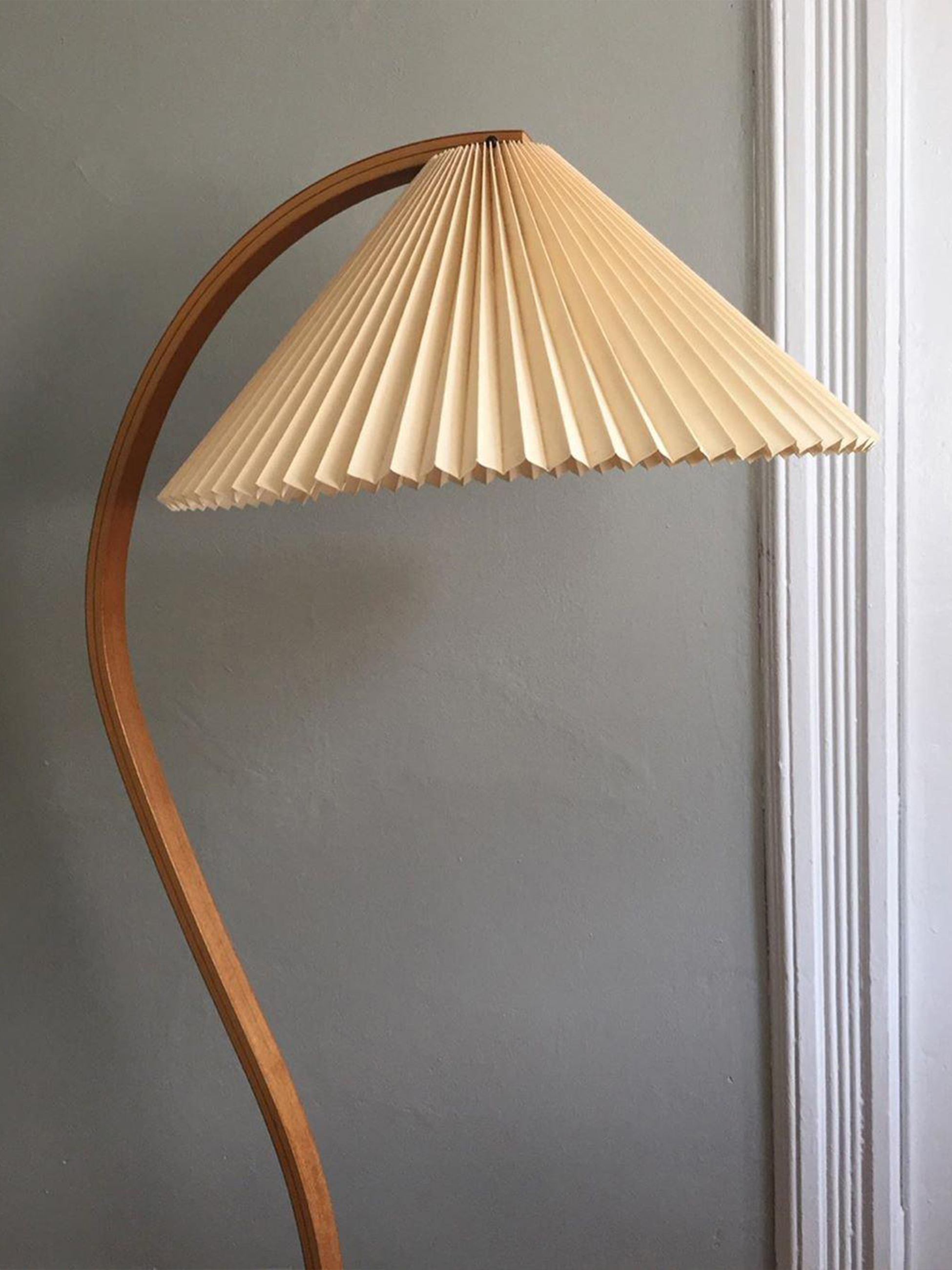 Caprani Timberline Floor Lamp-elegalight