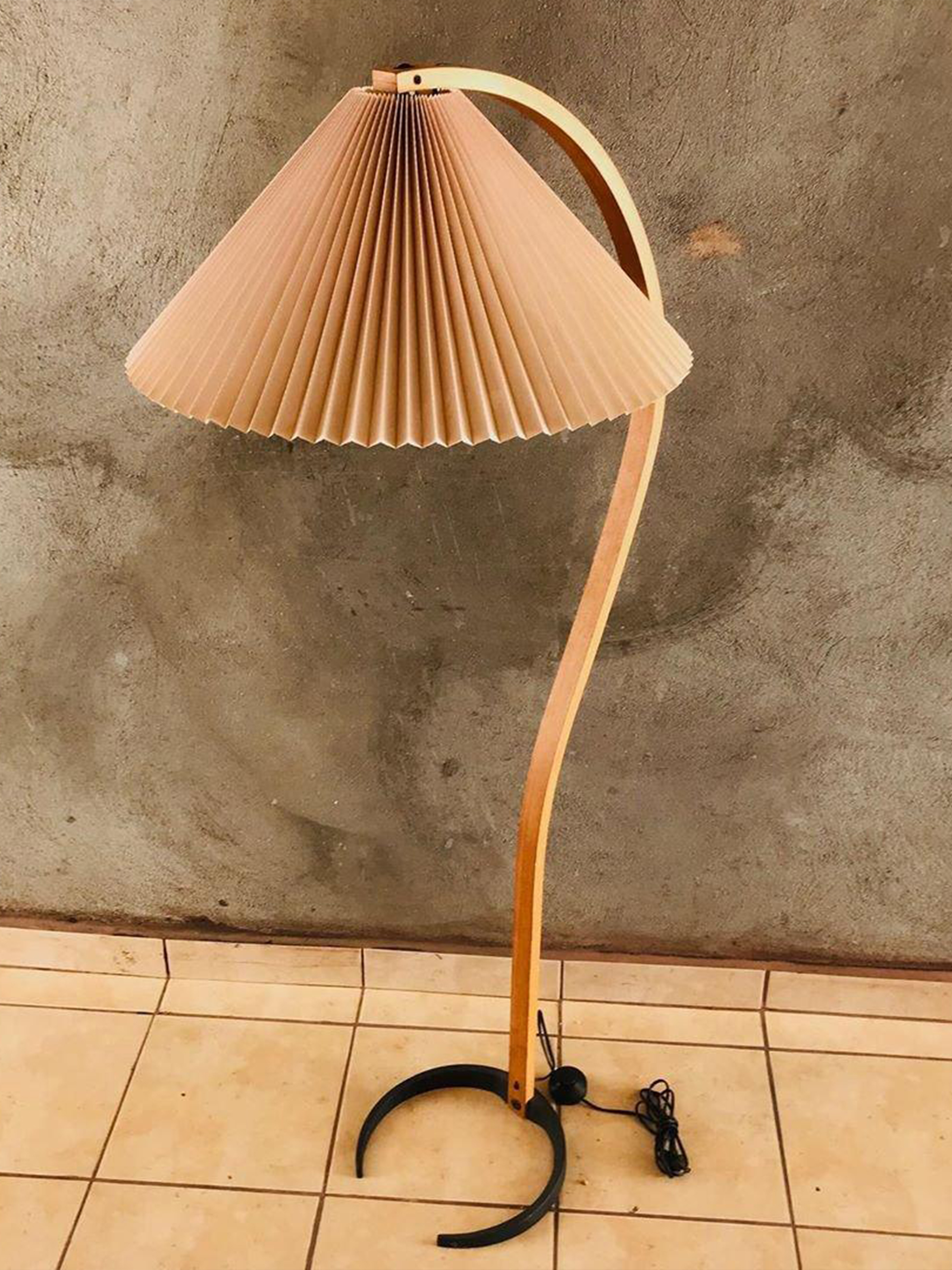 Caprani Timberline Floor Lamp-elegalight