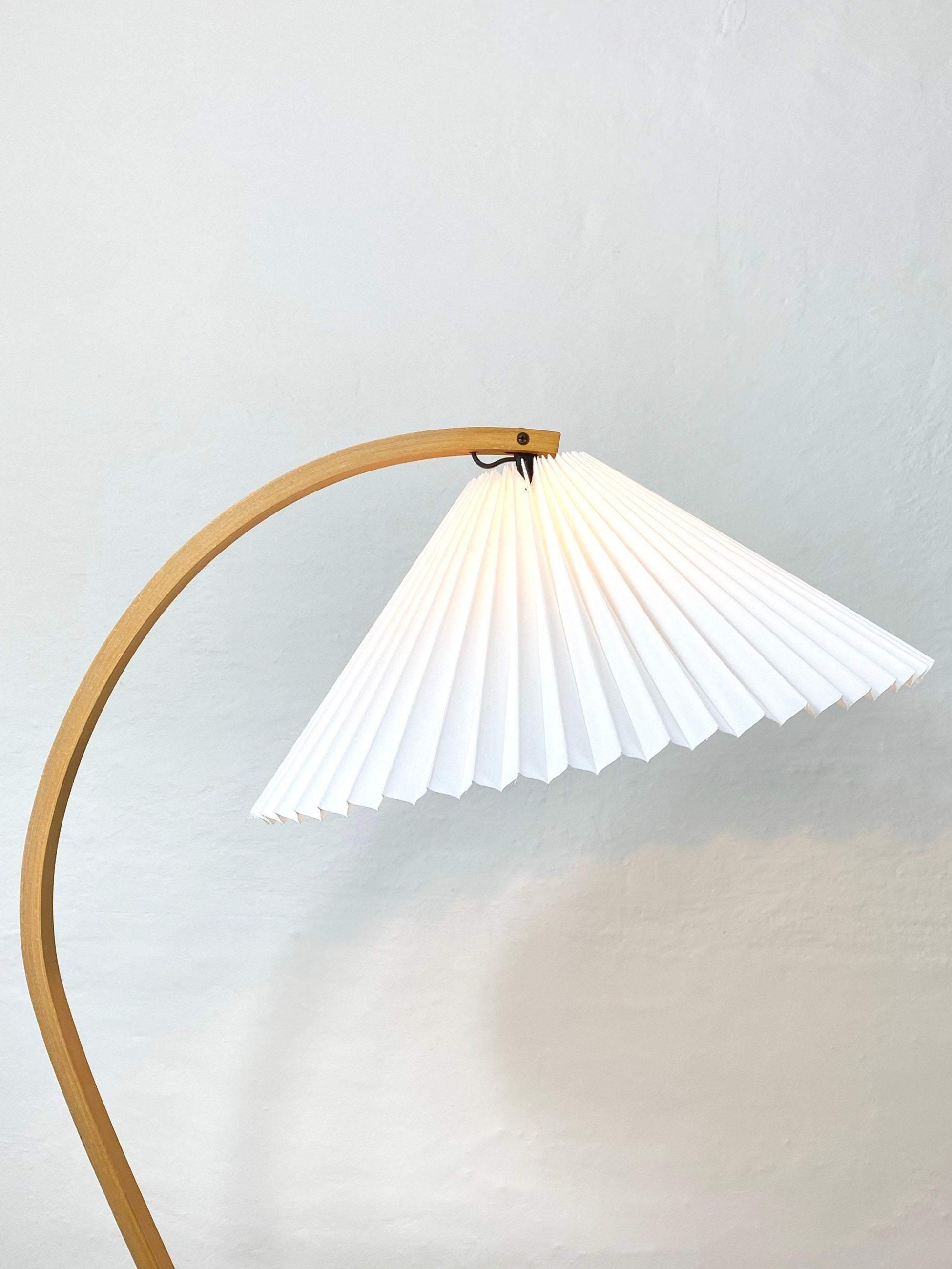 Caprani Timberline Floor Lamp-elegalight