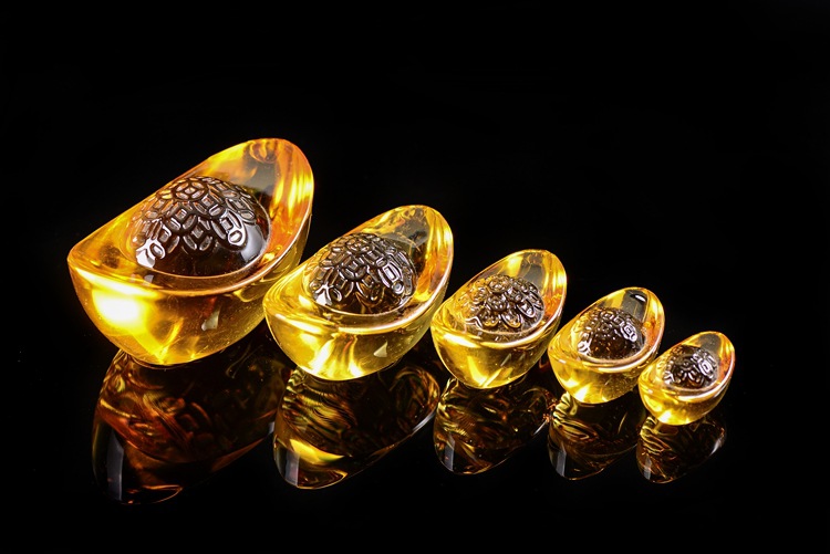 Topaz ornaments