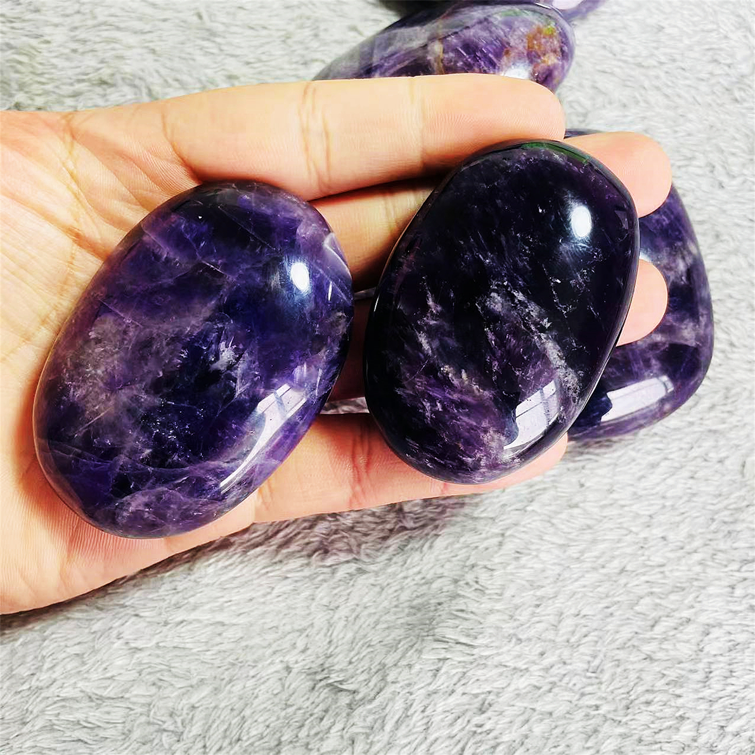 Dream Amethyst Palm 1KG