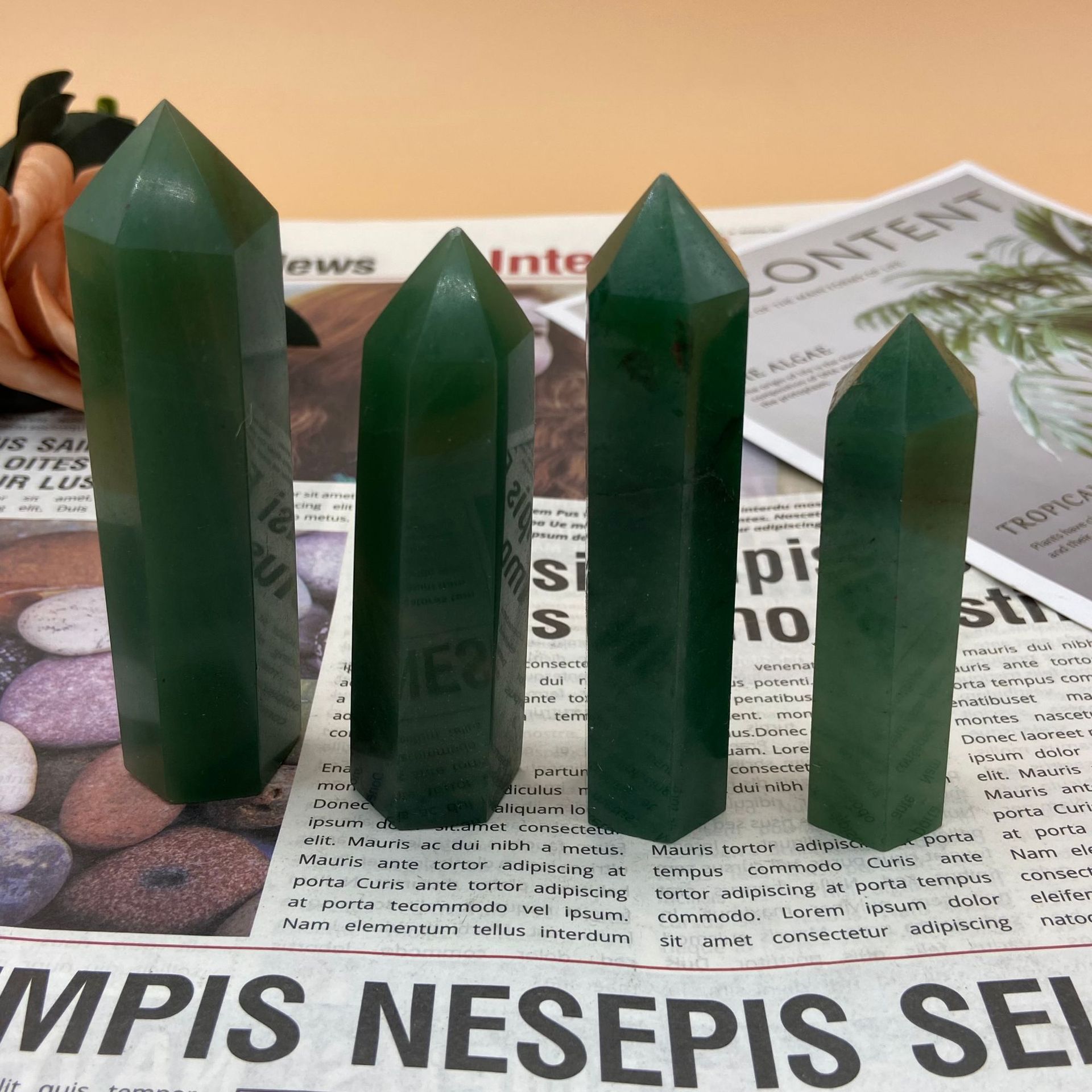 Natural green crystal pillar
