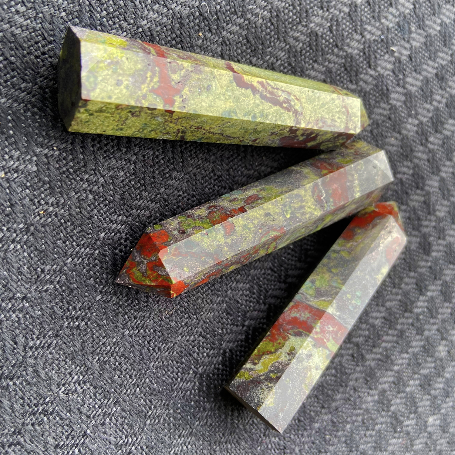 Dragon Blood Stone Tower 1KG