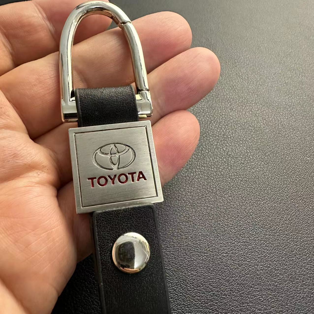 Metal TOYOTA Car Logo Keyring Keychain Netby