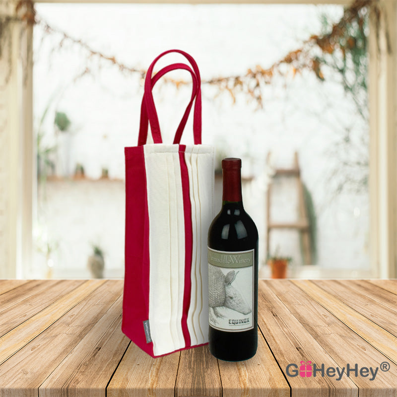 Reusable glass bottle with material pouch