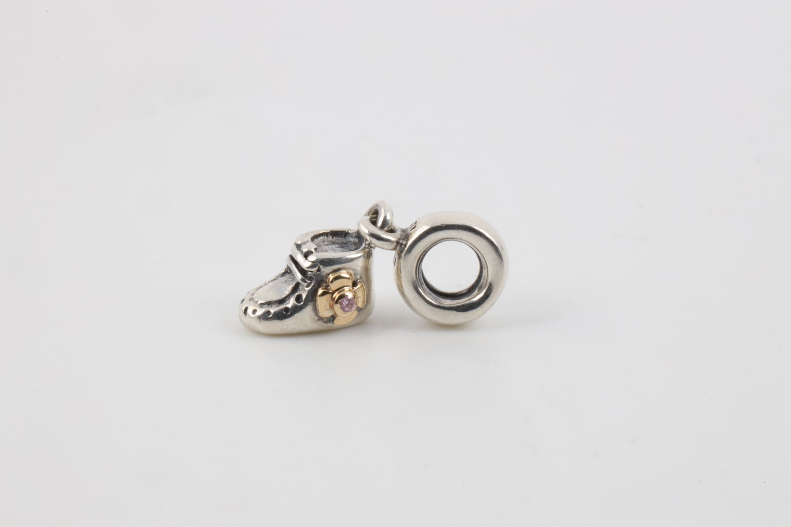 925 Silver Sneaker Charm with Pink Stone (3.19g.)