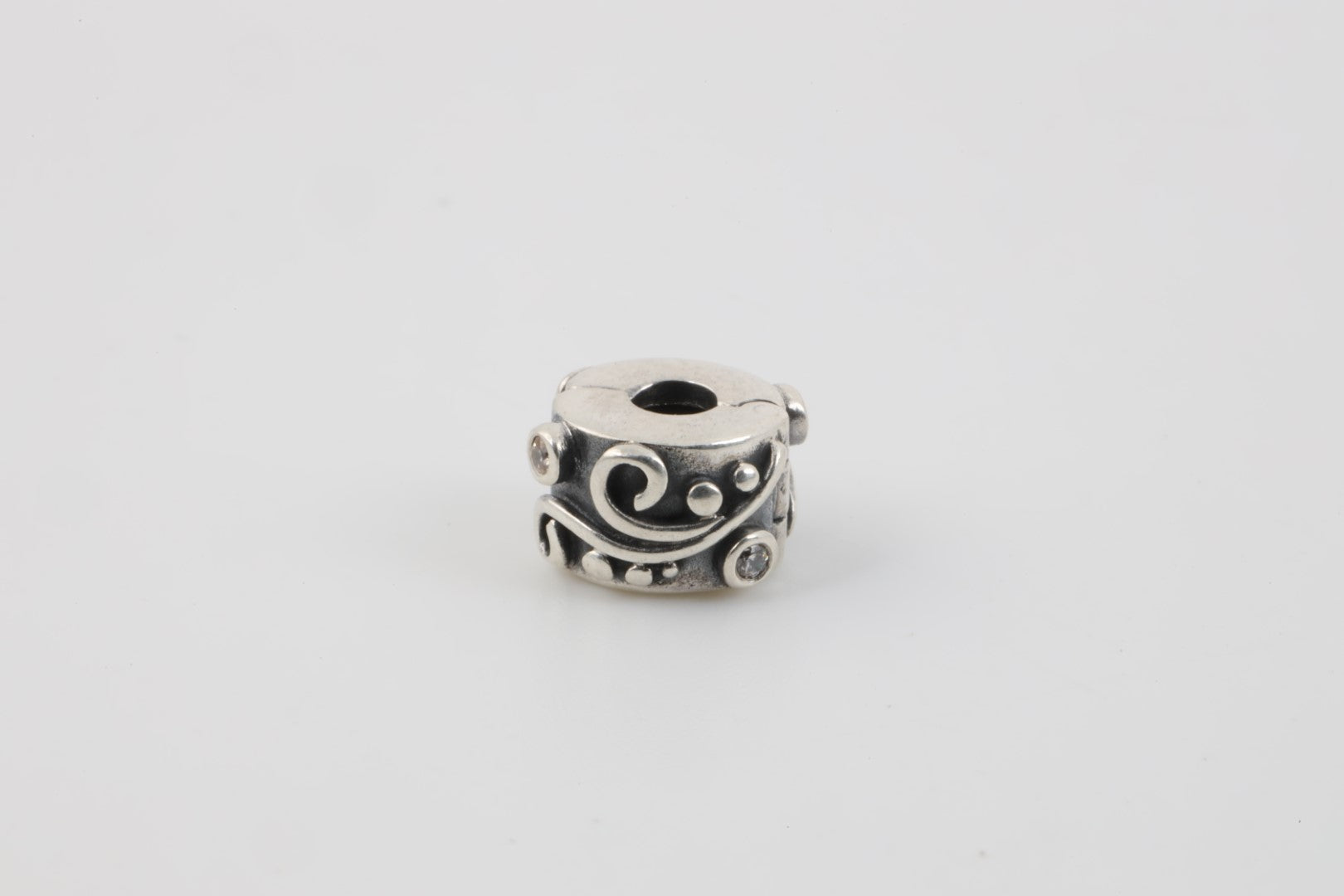 925 Silver Spacer Charm with White Stones (2.46g.)