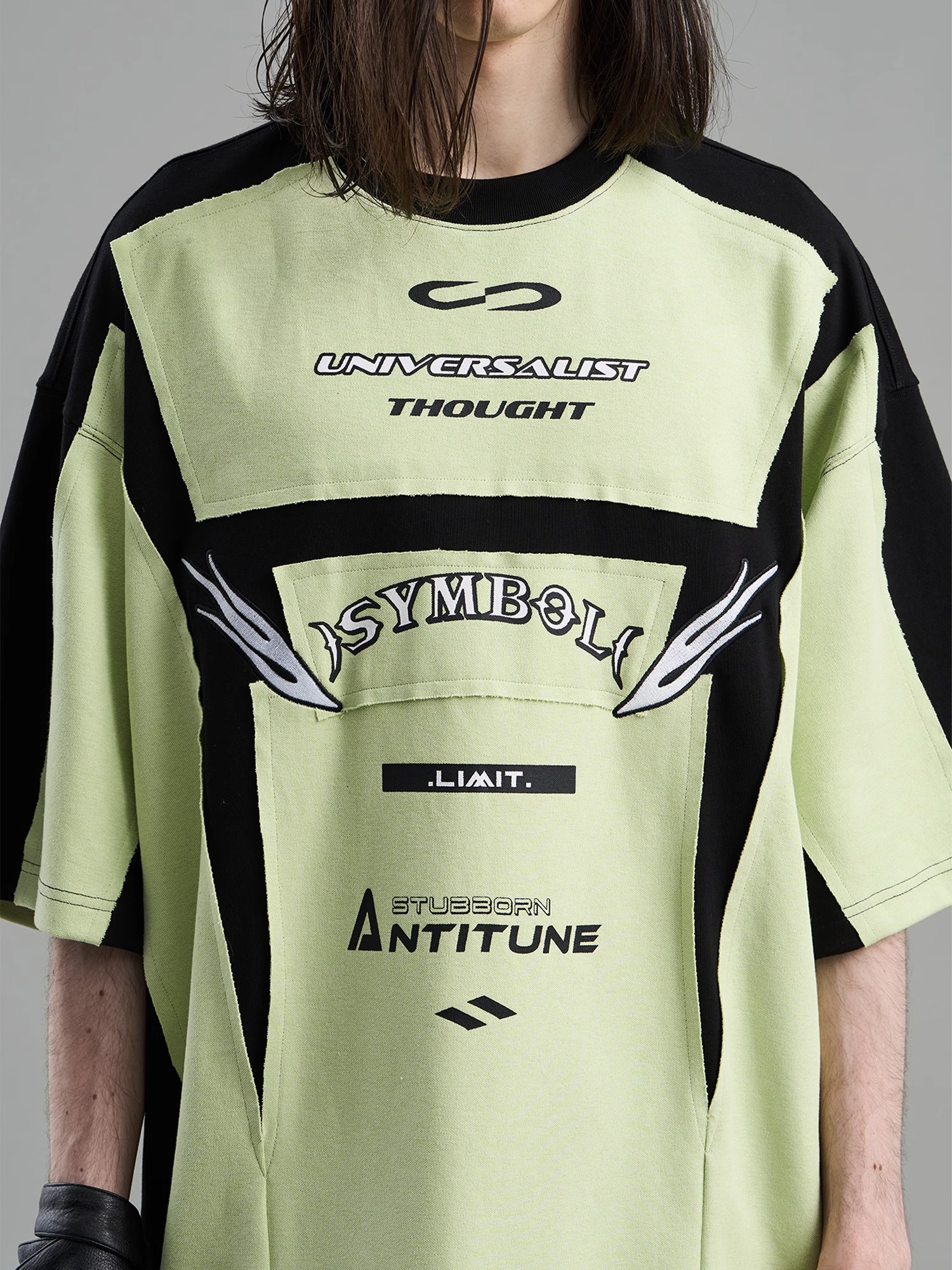 BLINDNOPLAN 23SS COLOR-BLOCK FRAYED APPLIQUÉ PRINT T-SHIRT