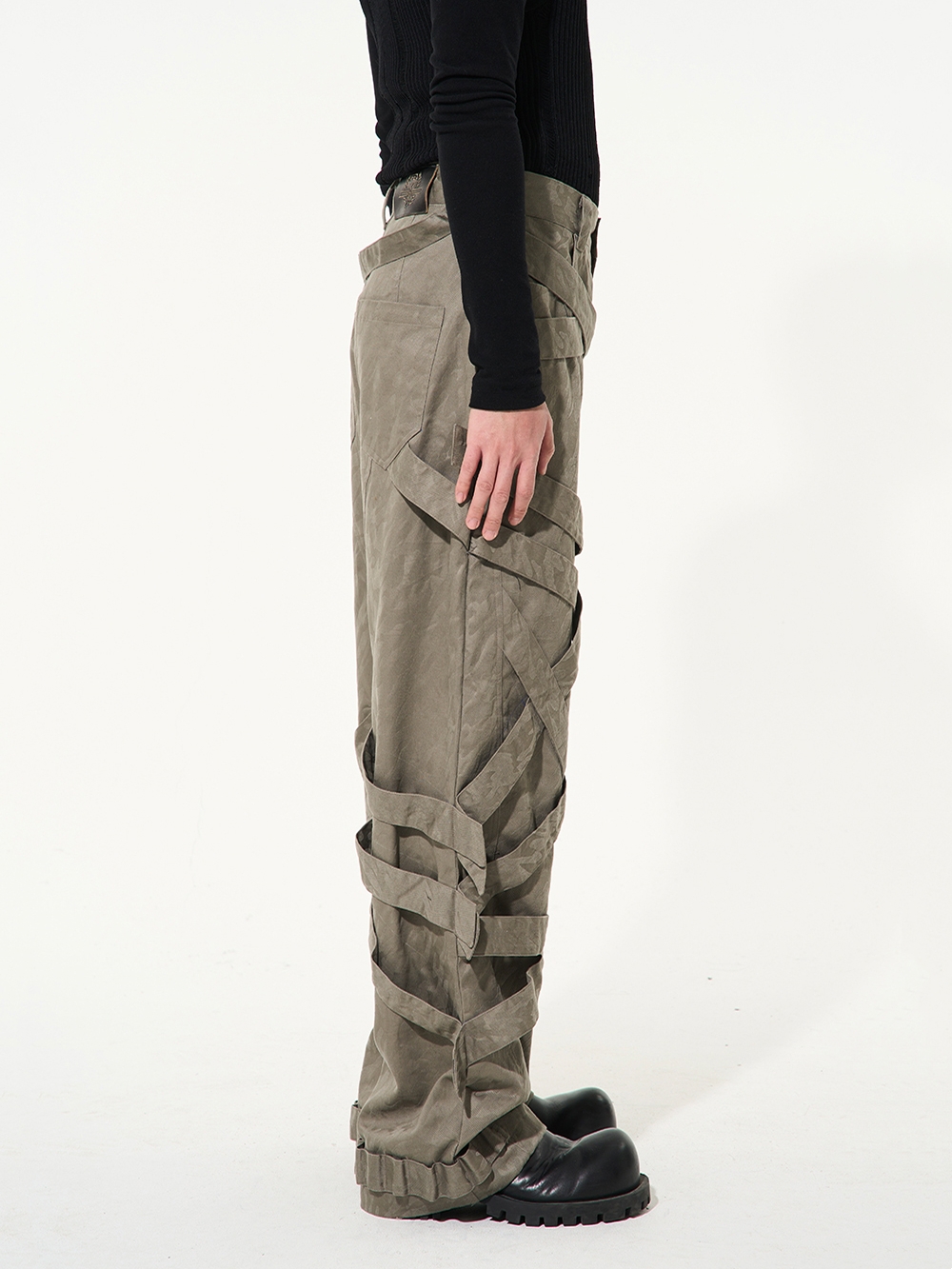 BLIND NO PLAN 23SS HEAVY-DUTY WEBBING COMBINATION CARGO PANTS