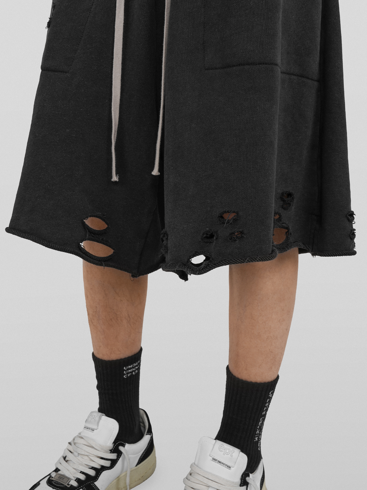 UNDERWATER SS22 ROTTEN SHORTS